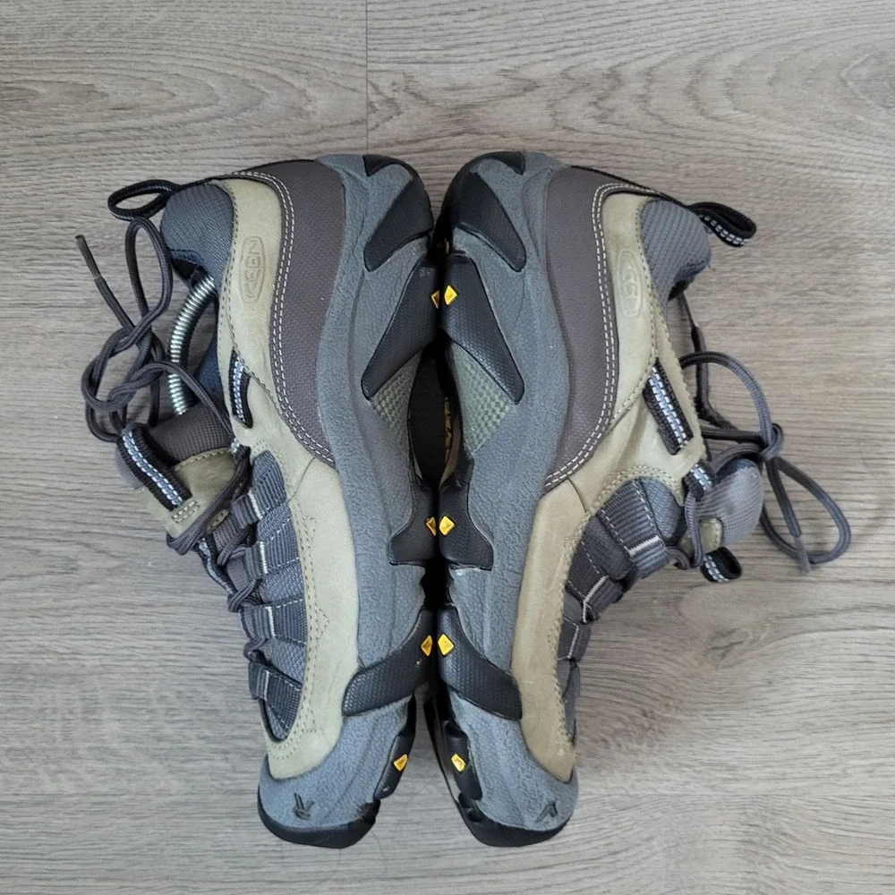 KEEN Womens Targhee Hiking Shoes Trail Sneakers‎ Size 7 Gorpcore Camping Durable